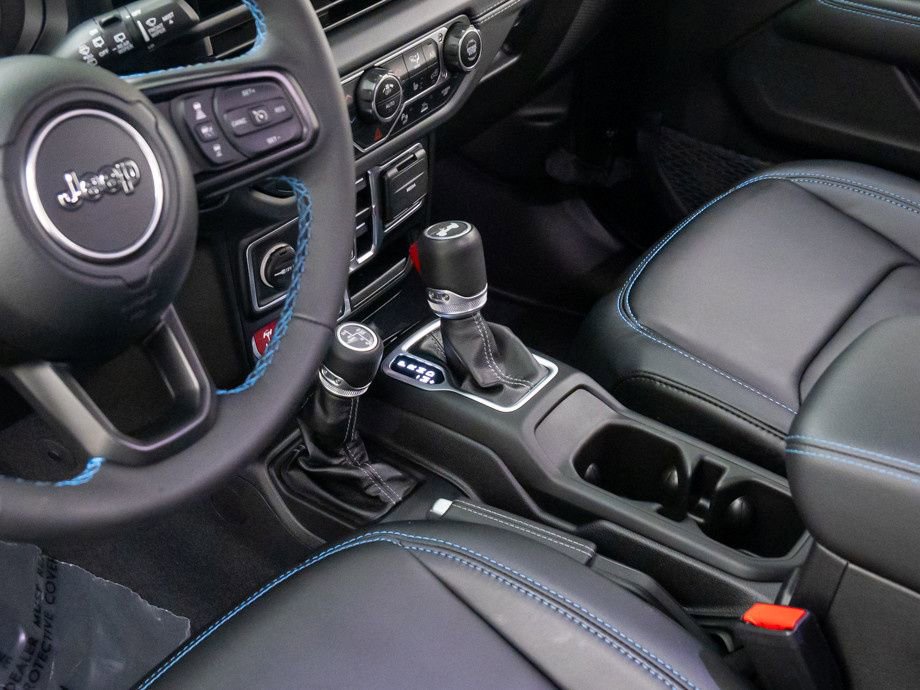 Used 2024 Jeep Wrangler Unlimited Rubicon 4xe image 12