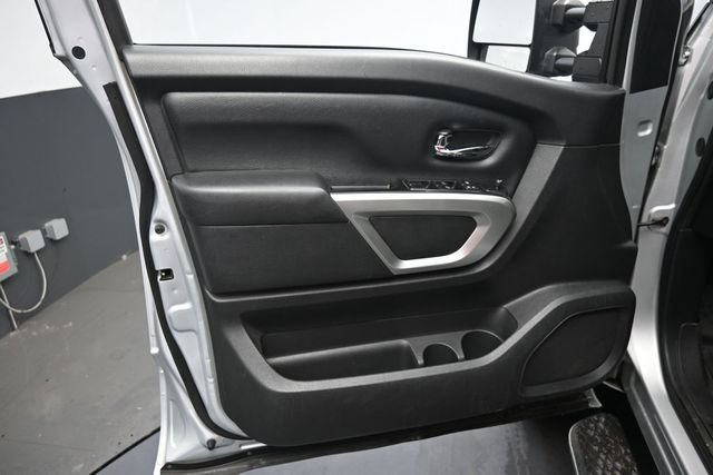 Used 2016 Nissan Titan XD AWD/4WD image 13