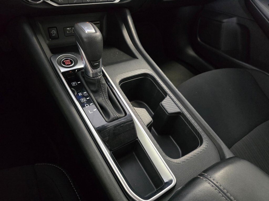 Used 2024 Nissan Sentra SV FWD image 30