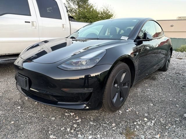 Used 2023 Tesla Model 3 Standard Range RWD image 3