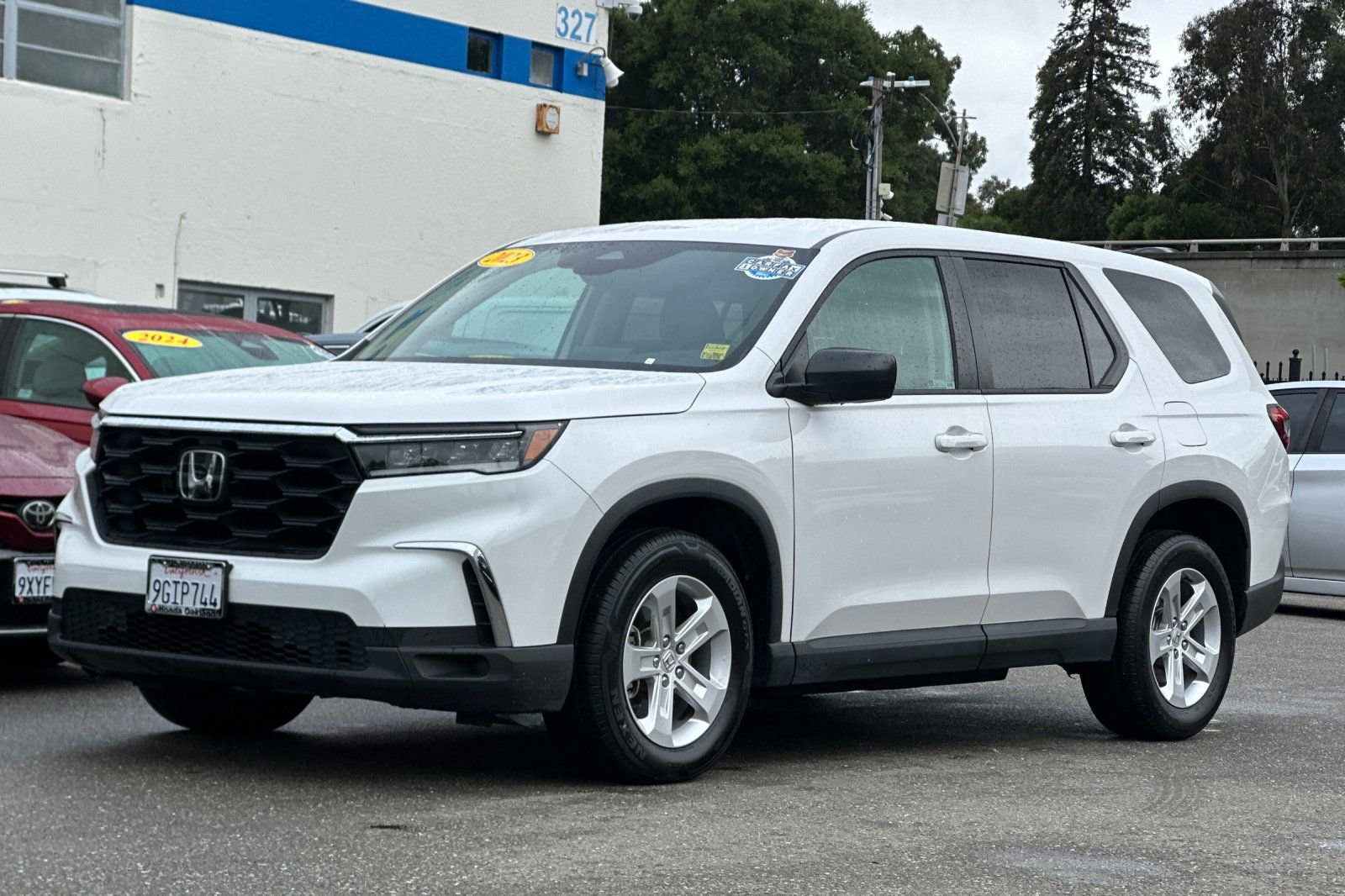 Used 2023 Honda Pilot LX image 9