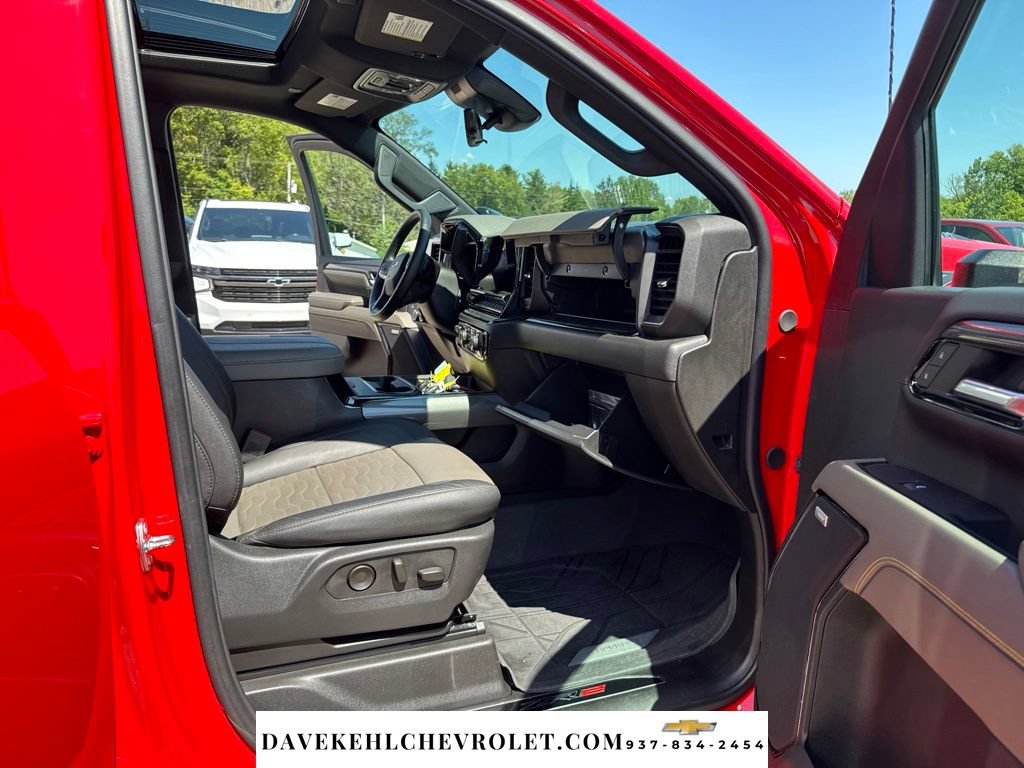 Used 2024 Chevrolet Silverado 2500 ZR2 w/ Technology Package AWD/4WD image 31