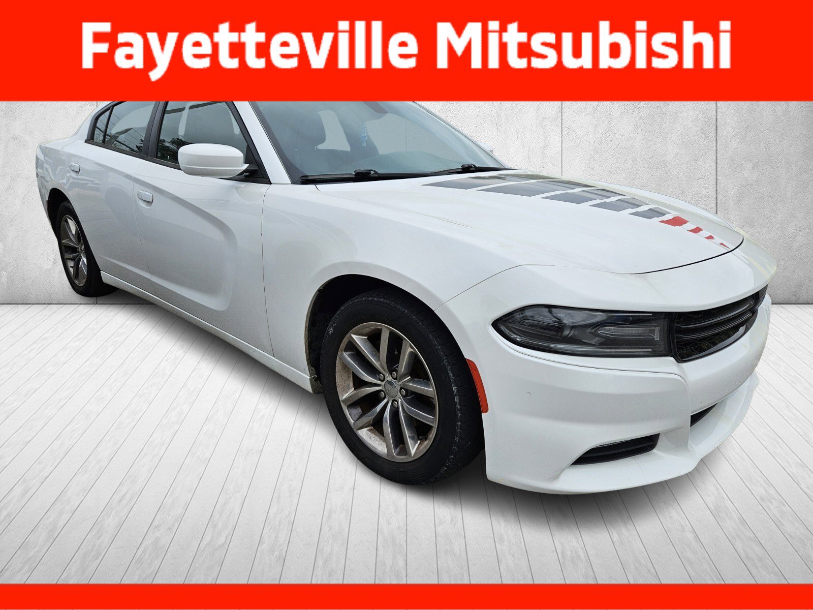 Used 2015 Dodge Charger SXT w/ Plus Group image 3