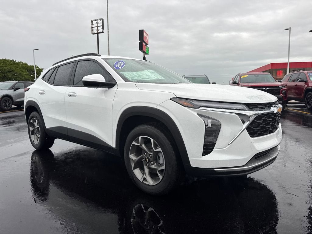 New 2026 Chevrolet Trax LT w/ LT Convenience Package FWD image 9