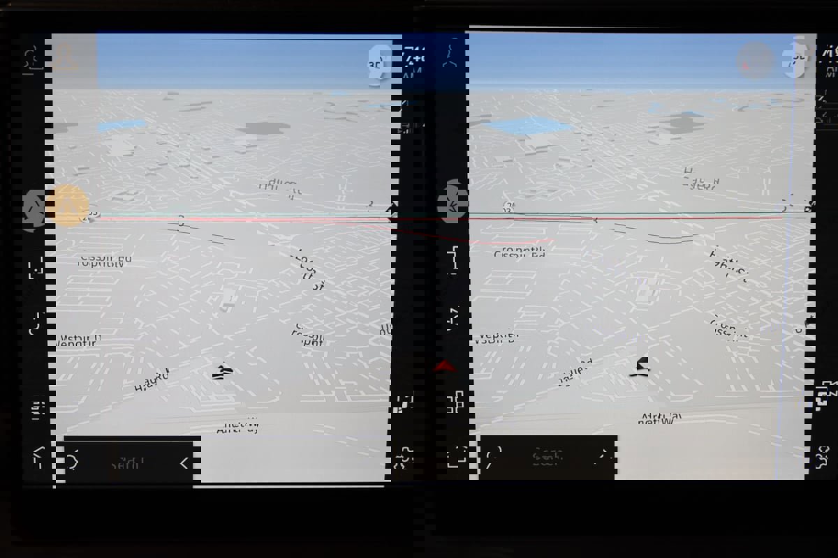 Used 2025 Land Rover Defender 110 S image 24