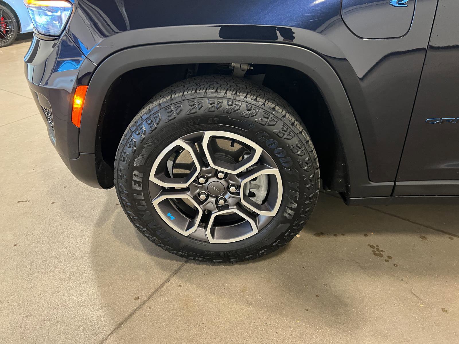 Used 2024 Jeep Grand Cherokee Trailhawk image 45