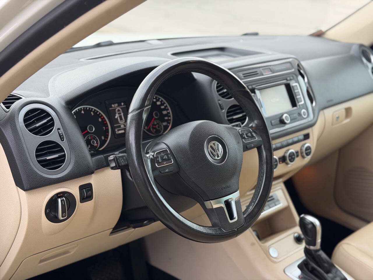 Used 2013 Volkswagen Tiguan SEL AWD/4WD image 9