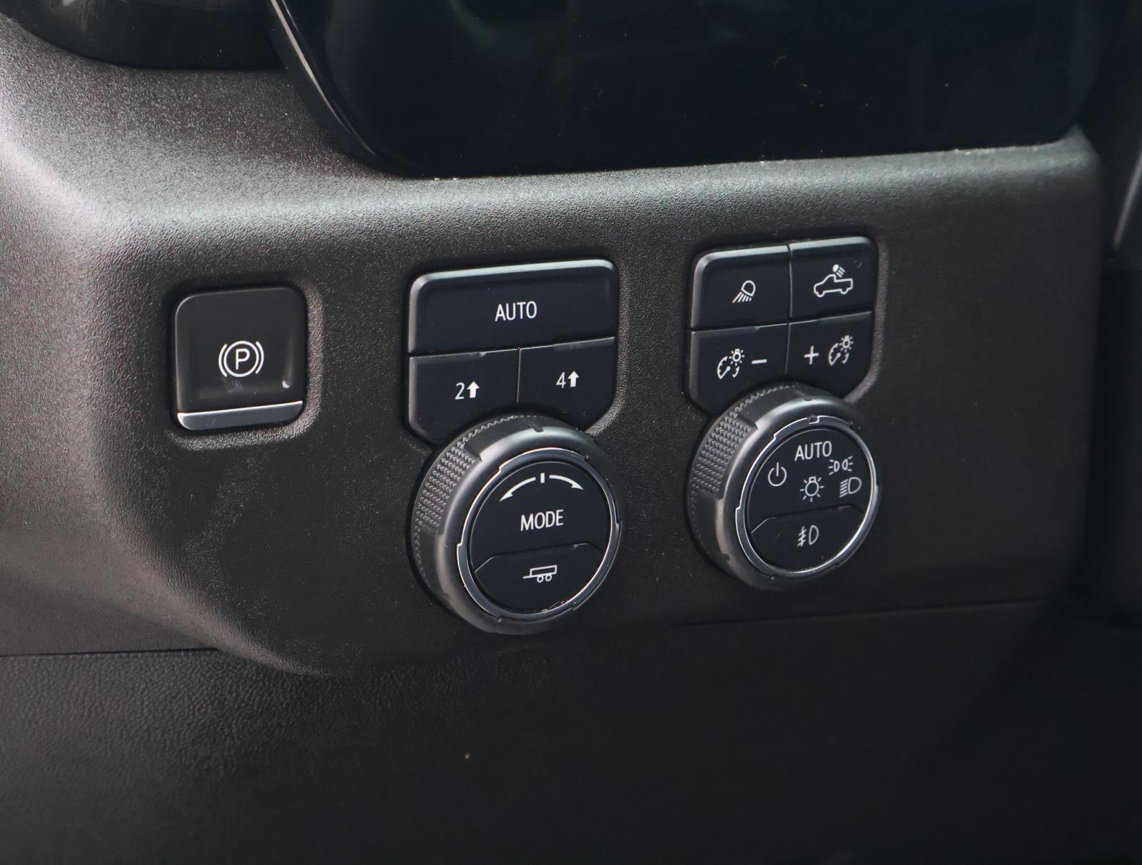 Used 2023 Chevrolet Silverado 1500 LTZ w/ LTZ Convenience Package II AWD/4WD image 26