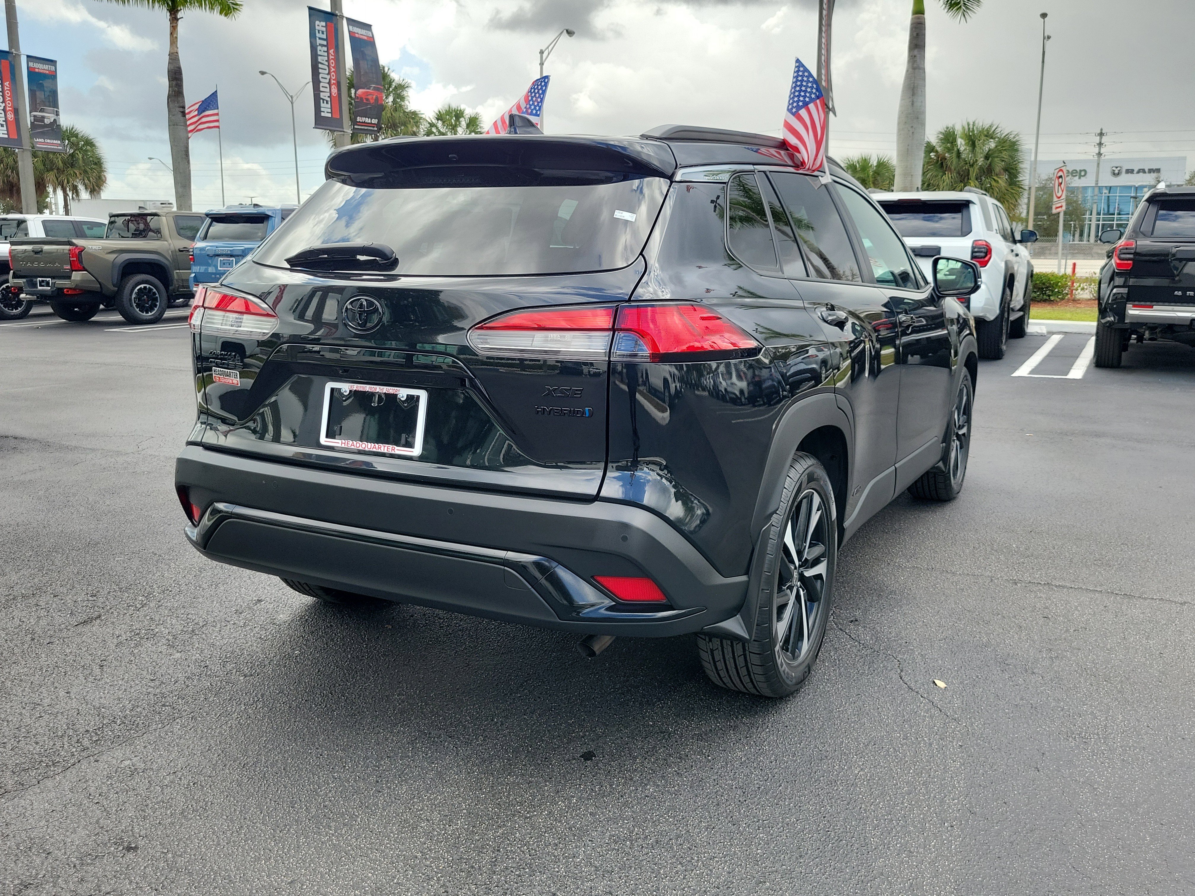 Used 2024 Toyota Corolla Cross SE image 11