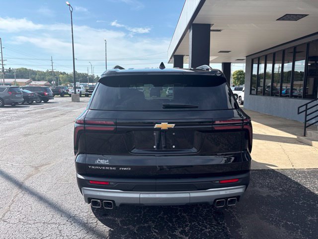 Used 2026 Chevrolet Traverse LT AWD/4WD image 9