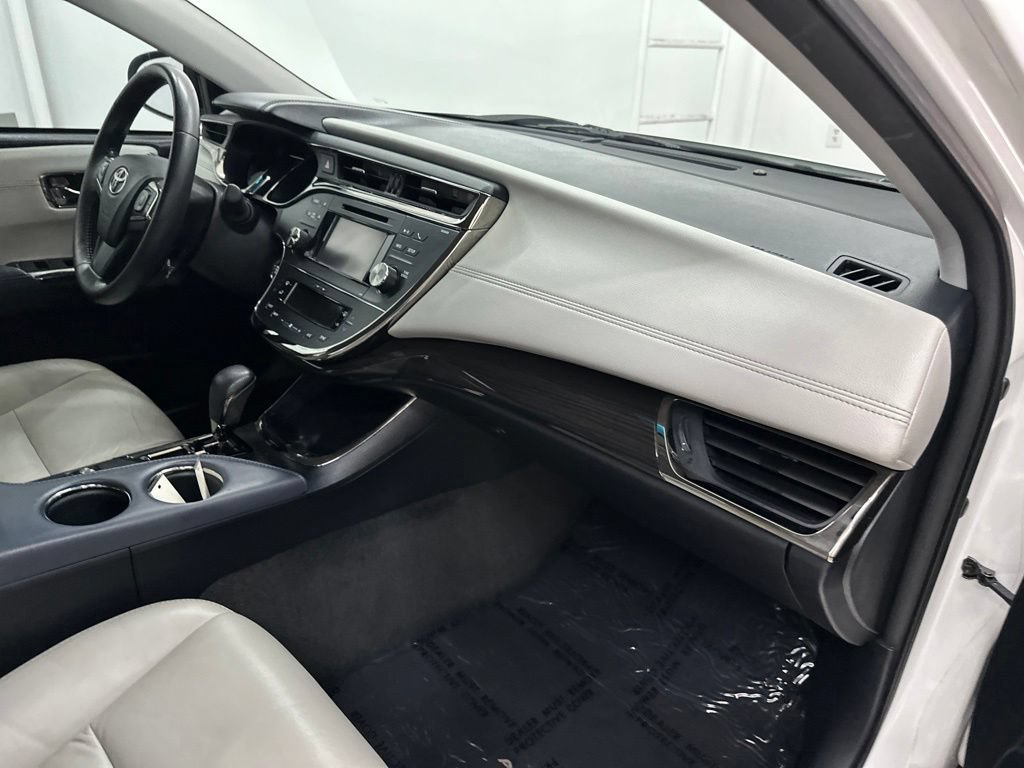 Used 2013 Toyota Avalon XLE FWD image 22