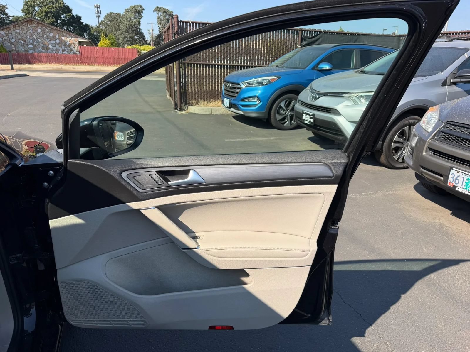 Used 2018 Volkswagen Golf SE FWD image 17