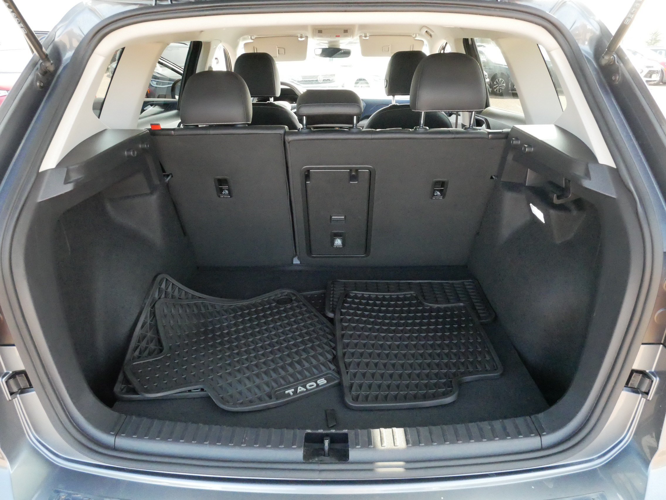 Used 2024 Volkswagen Taos SE AWD/4WD image 18