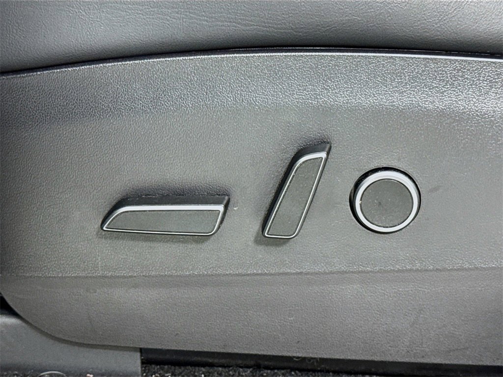 Used 2021 Tesla Model Y Long Range image 16