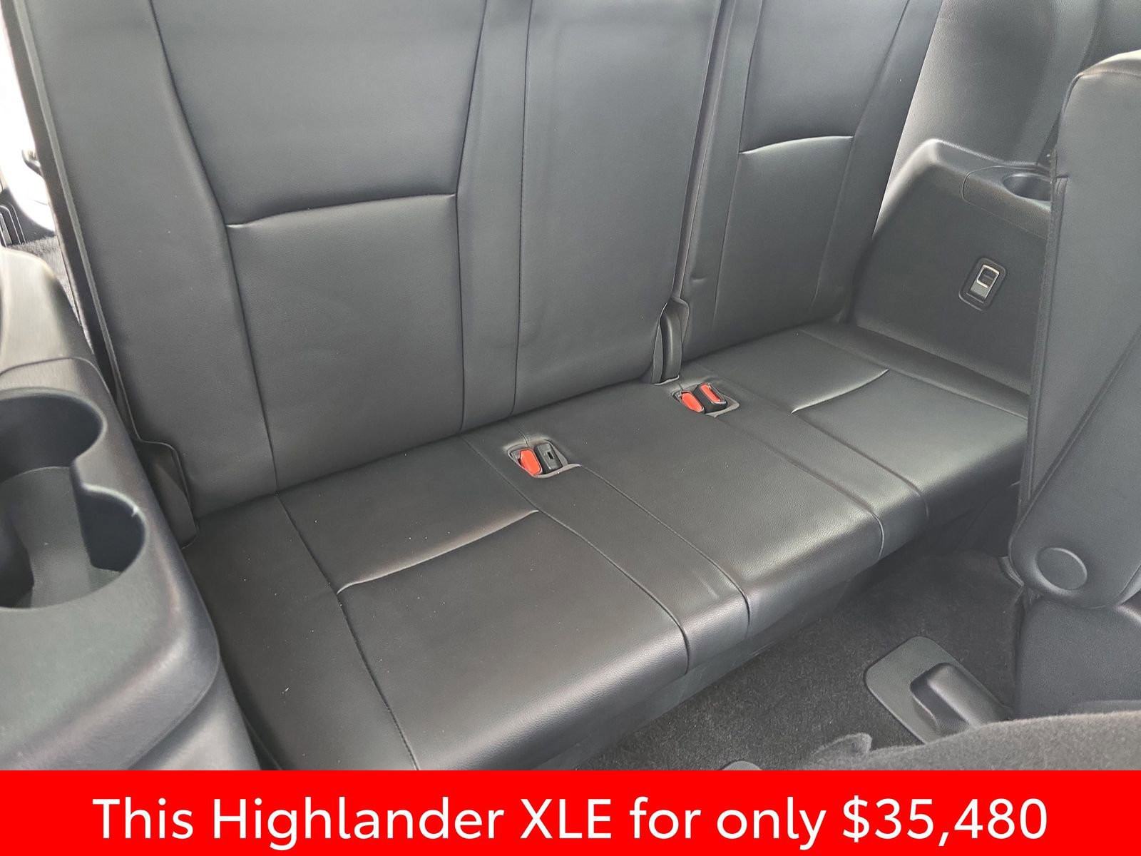 Used 2023 Toyota Highlander XLE image 18