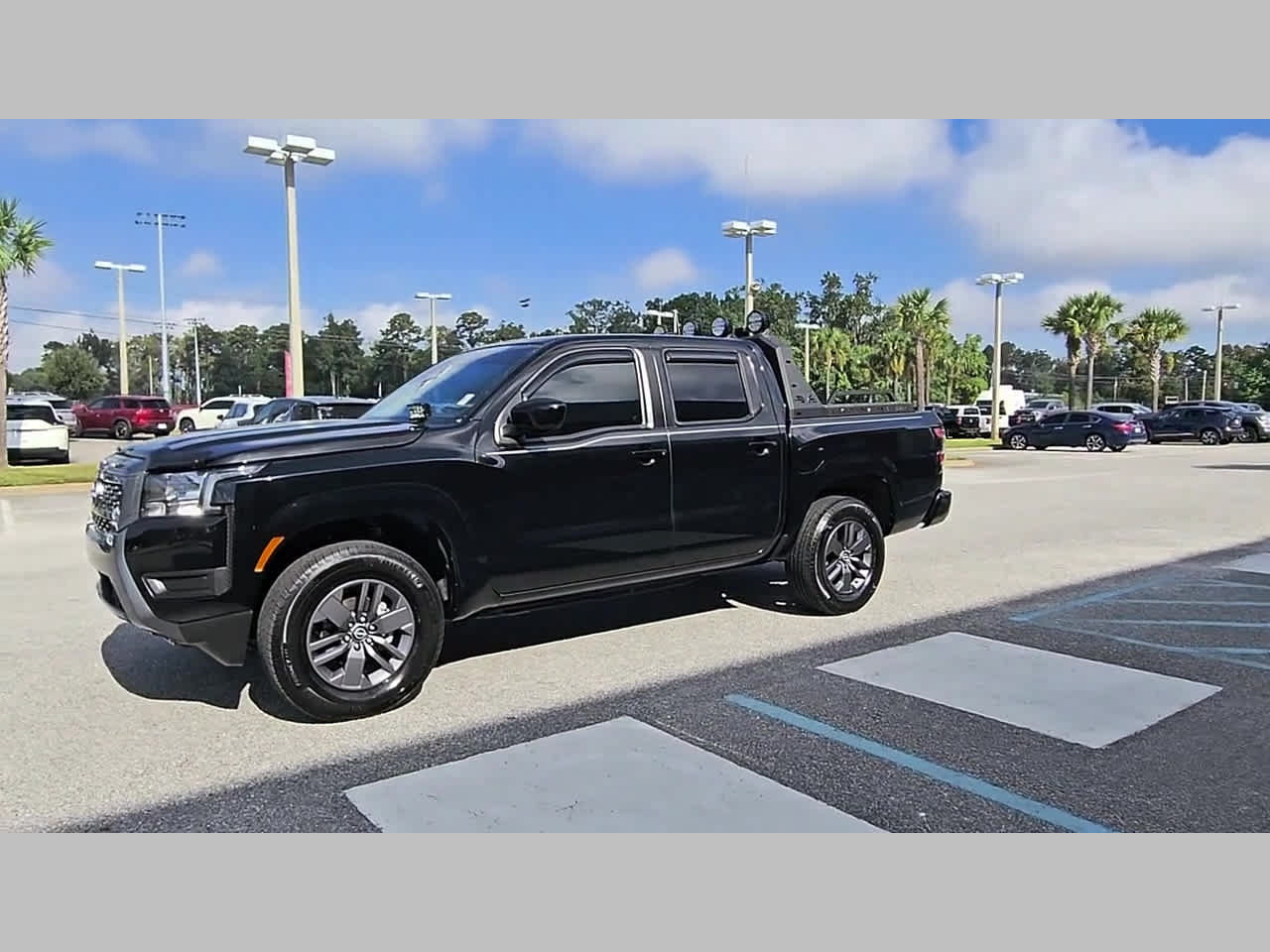 Used 2025 Nissan Frontier SV AWD/4WD image 24