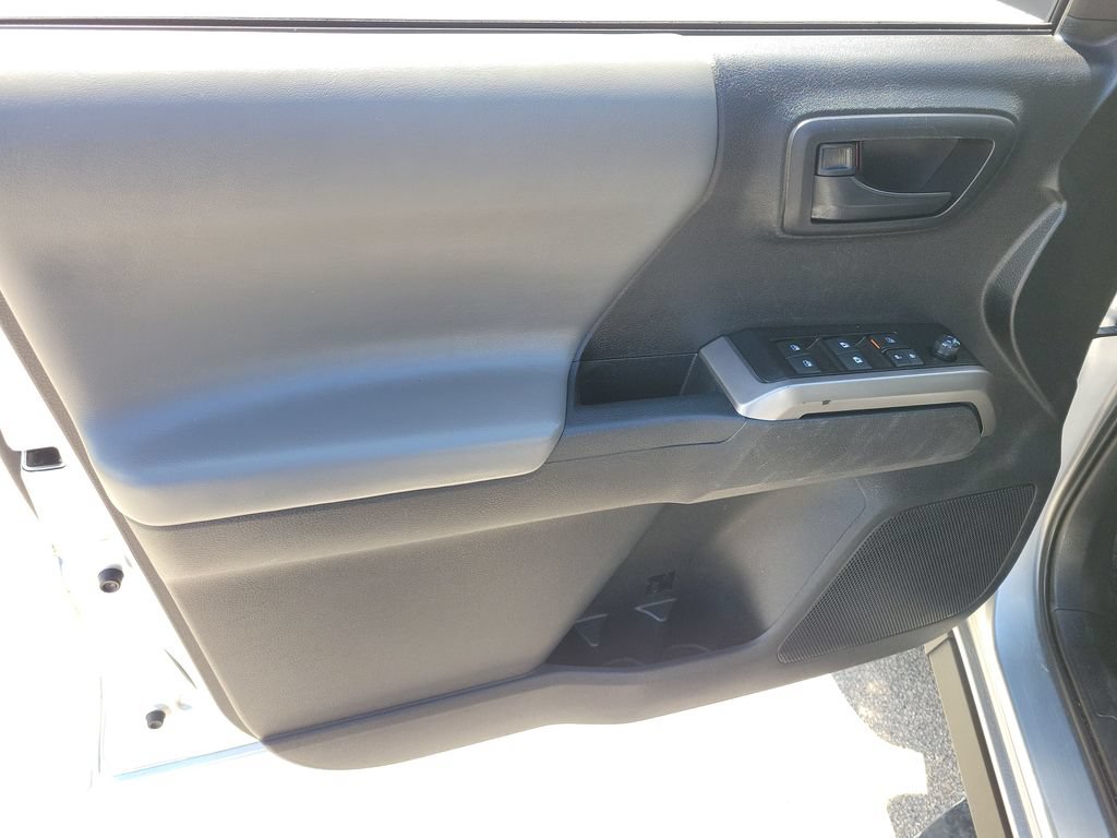 Certified 2023 Toyota Tacoma SR5 w/ Technology Package AWD/4WD image 19