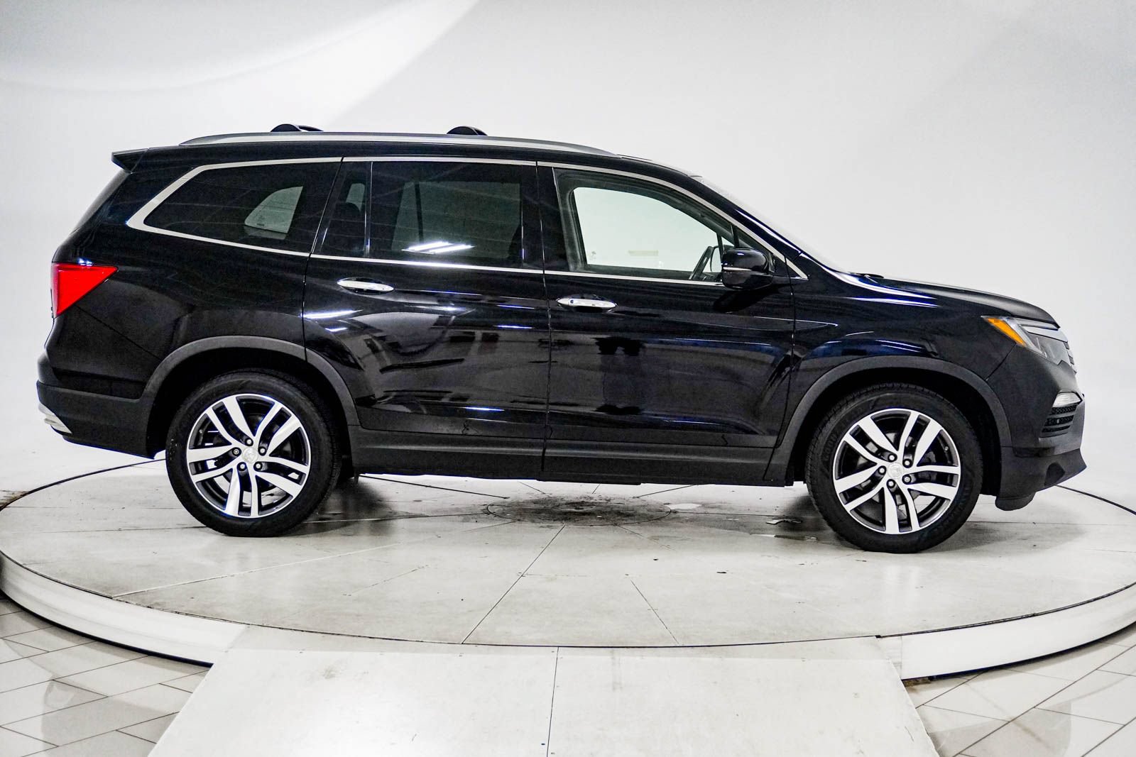 Used 2016 Honda Pilot Elite image 13