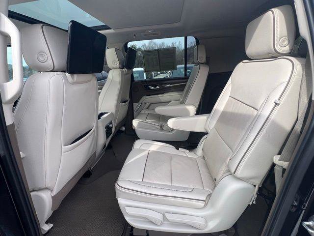 Used 2021 GMC Yukon XL Denali w/ Denali Premium Package image 23