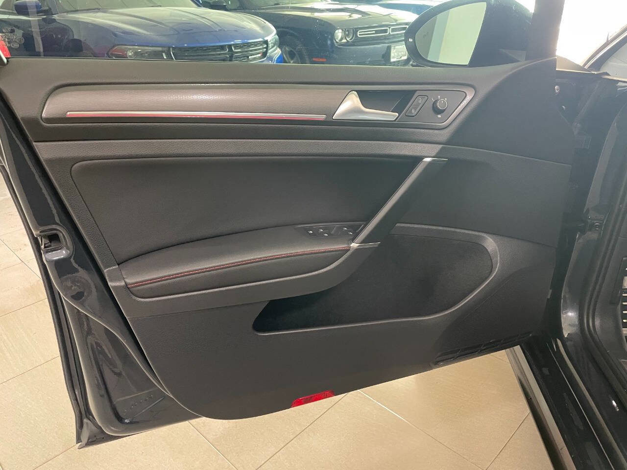 Used 2020 Volkswagen GTI SE image 13