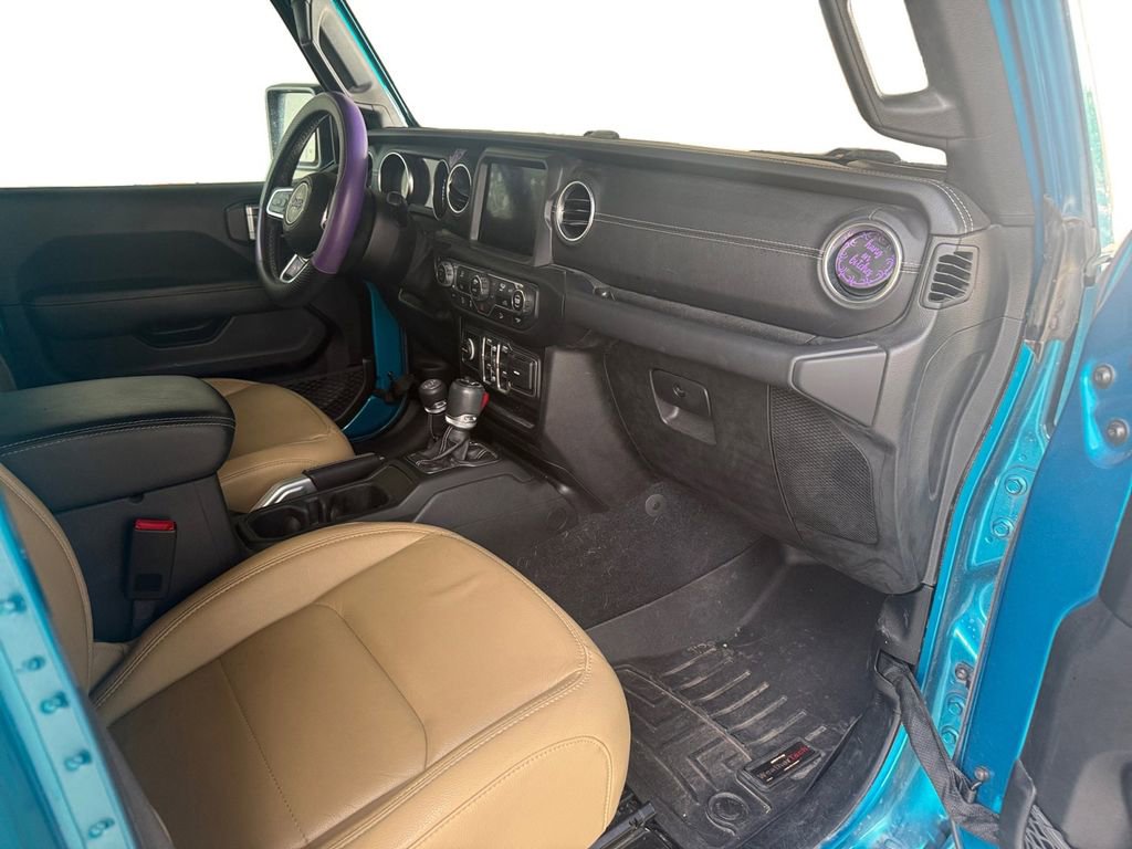 Used 2019 Jeep Wrangler Unlimited Sahara AWD/4WD image 15