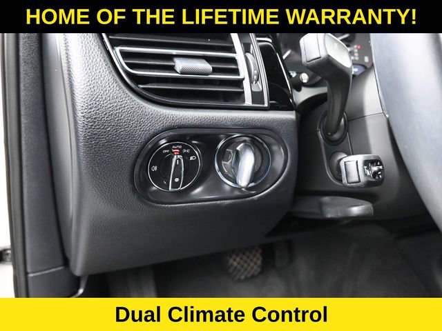Used 2023 Porsche Macan S AWD/4WD image 16