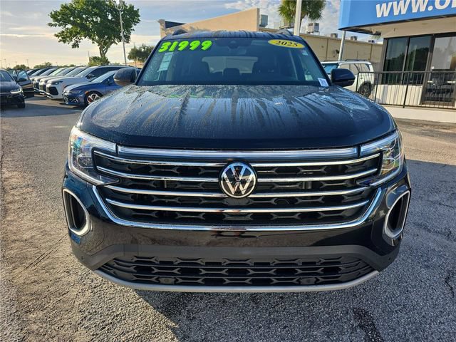 Used 2025 Volkswagen Atlas SE FWD image 2