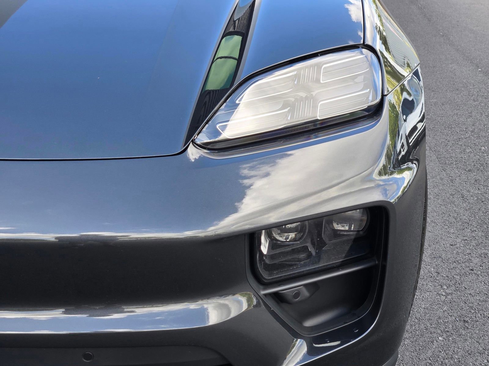 New 2026 Porsche Macan 4 Electric AWD/4WD image 12