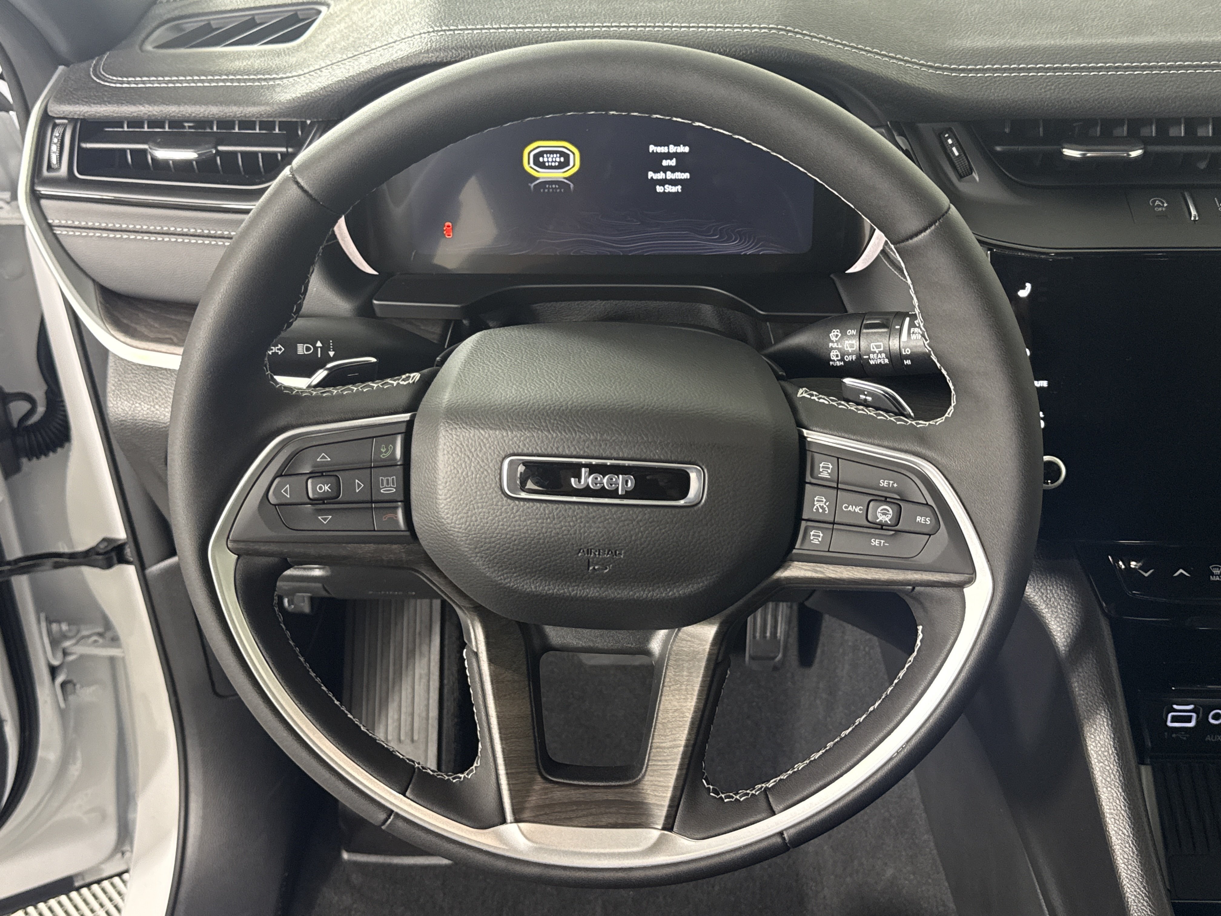 New 2027 Jeep Grand Cherokee Limited AWD/4WD image 16