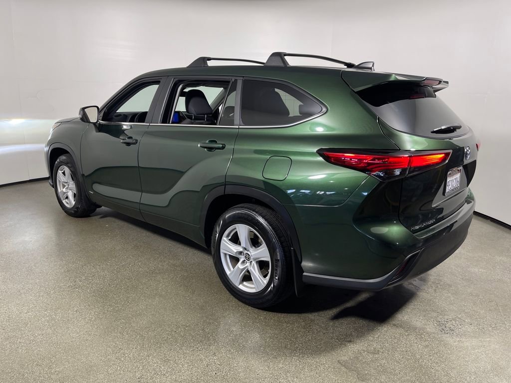 Certified 2023 Toyota Highlander LE image 5