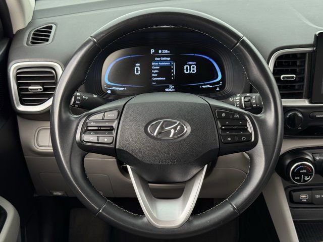 Used 2024 Hyundai Venue SEL image 13