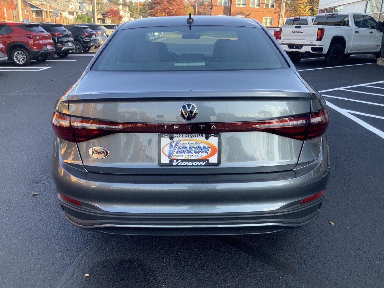 Used 2025 Volkswagen Jetta Sport image 6