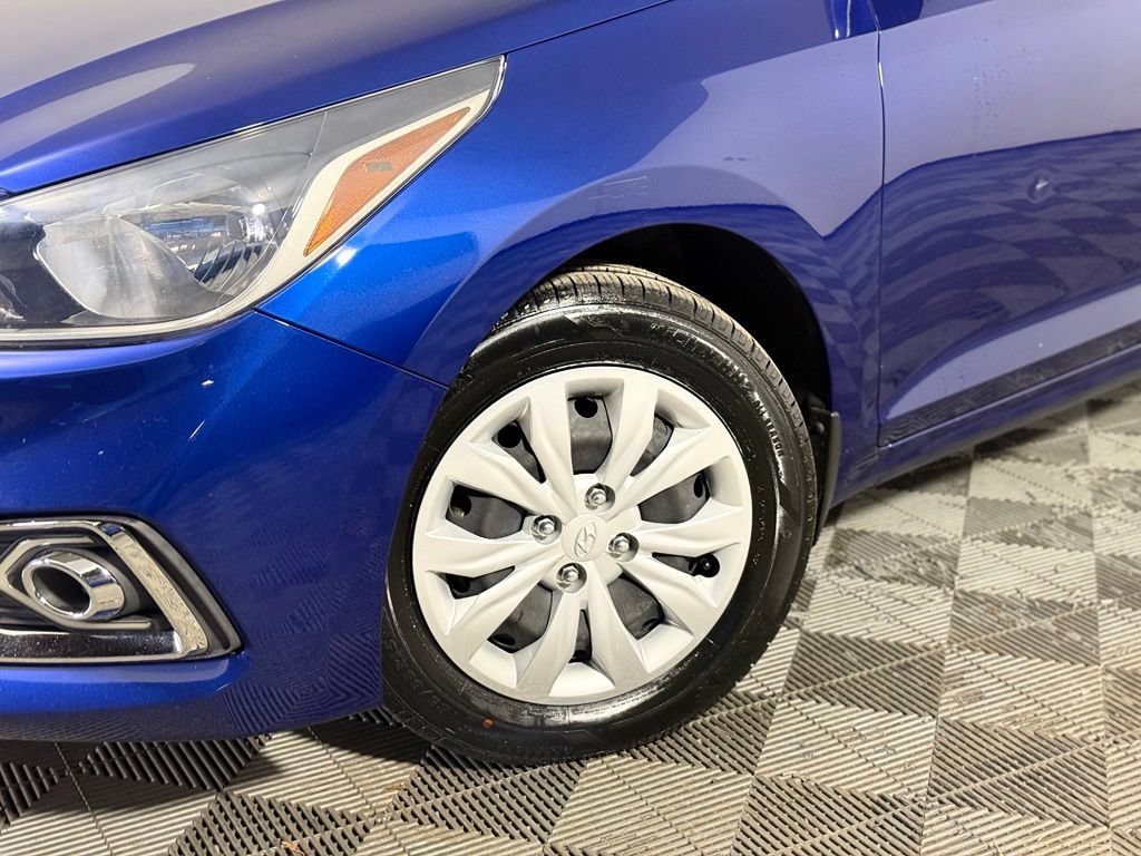 Used 2022 Hyundai Accent SE FWD image 2