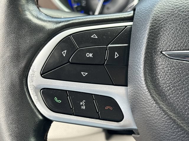 Used 2019 Chrysler Pacifica Touring-L Plus FWD image 38