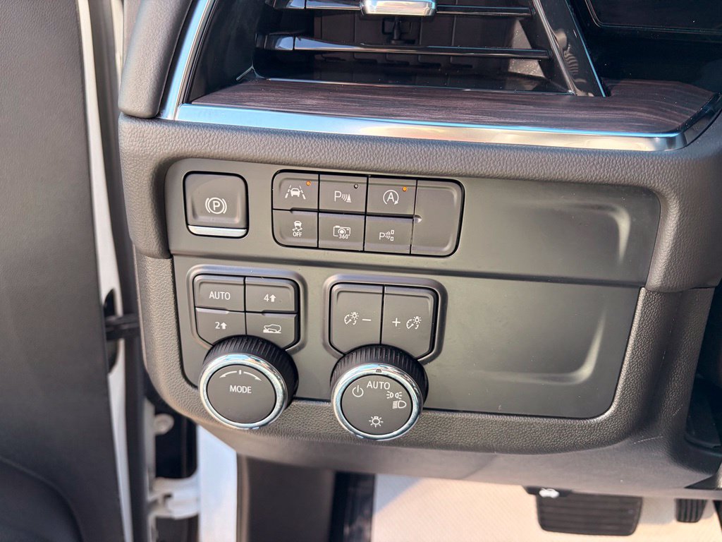 Used 2025 Chevrolet Tahoe LT AWD/4WD image 13