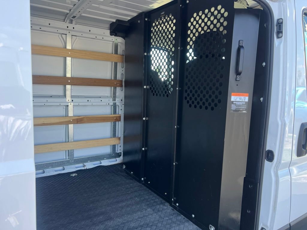 Used 2025 RAM ProMaster 2500 w/ U-Haul Equipment Group FWD image 40