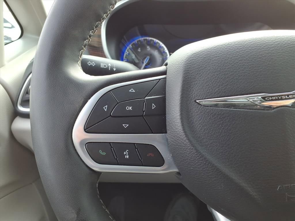 Certified 2023 Chrysler Pacifica Limited image 21