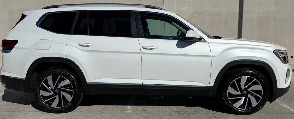 Certified 2025 Volkswagen Atlas SEL image 3