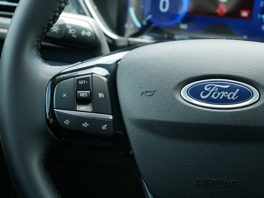 Used 2022 Ford Escape SEL w/ Technology Package image 16