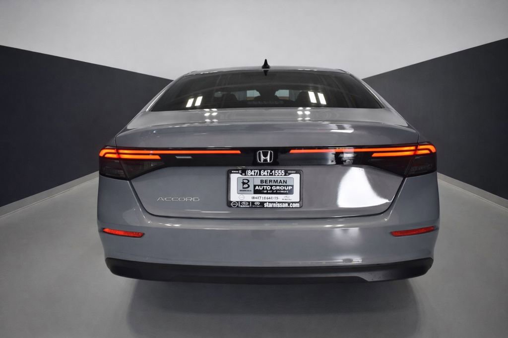 Used 2025 Honda Accord SE image 9