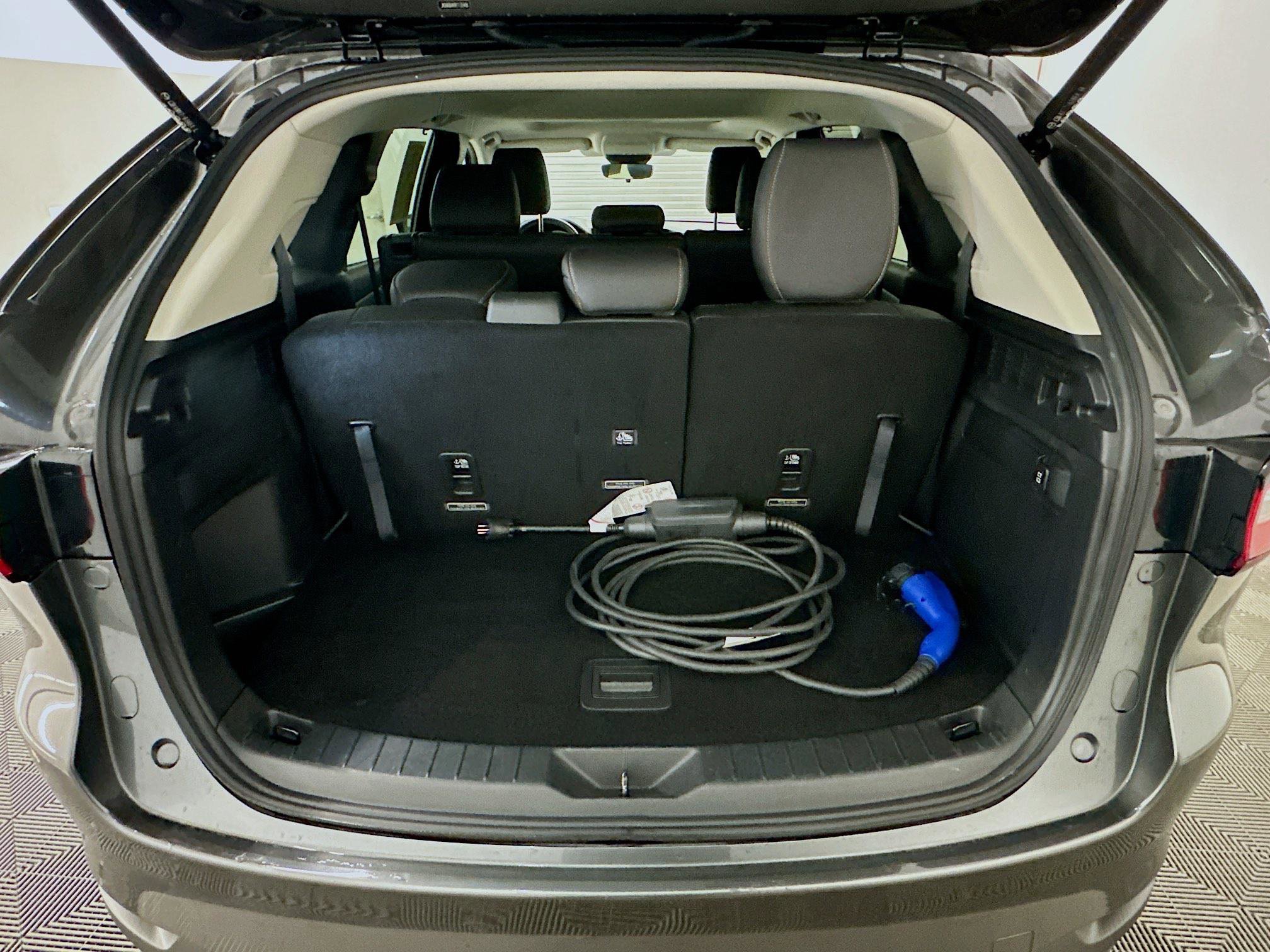 Used 2024 MAZDA CX-90 Plug-In Hybrid w/ Preferred image 32