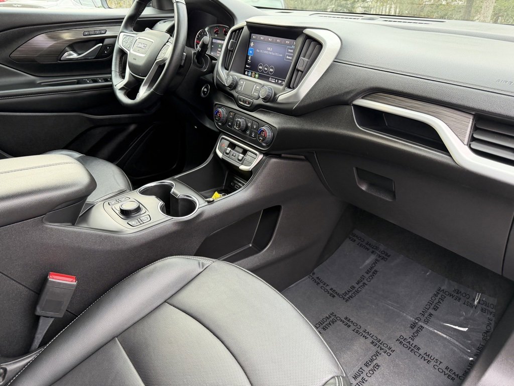 Used 2024 GMC Terrain SLT image 11