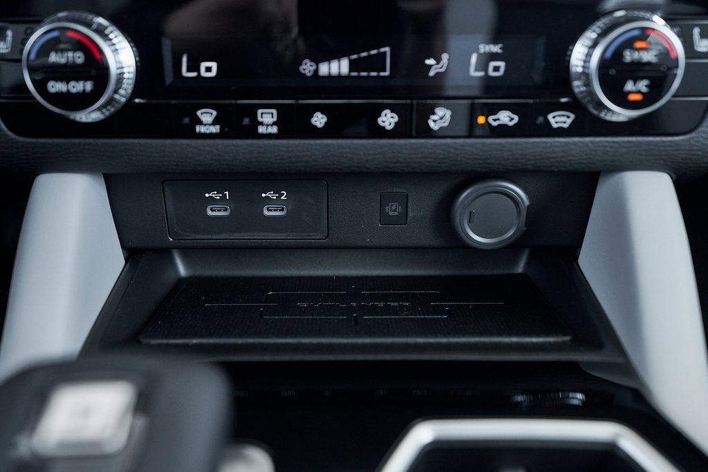 New 2025 Mitsubishi Outlander SE image 47