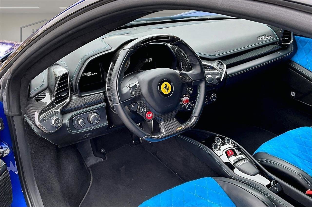 Used 2015 Ferrari 458 Italia Coupe RWD image 17