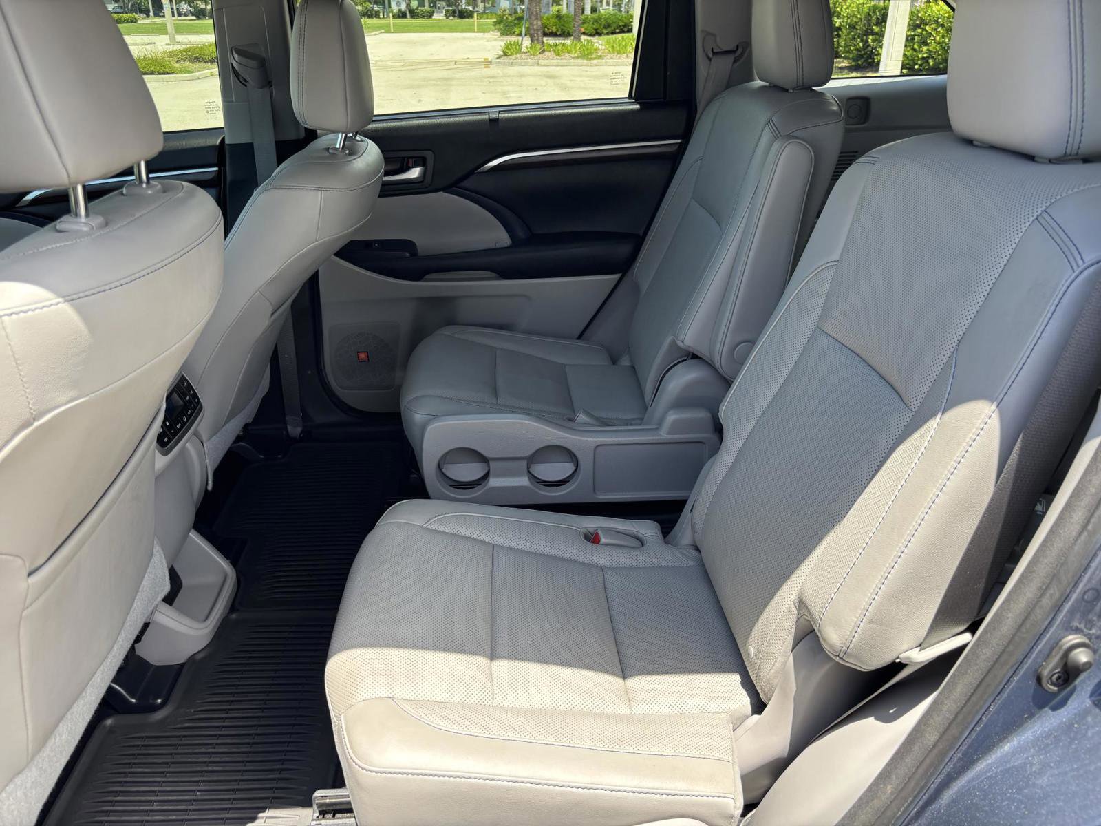 Used 2016 Toyota Highlander Limited Platinum image 8