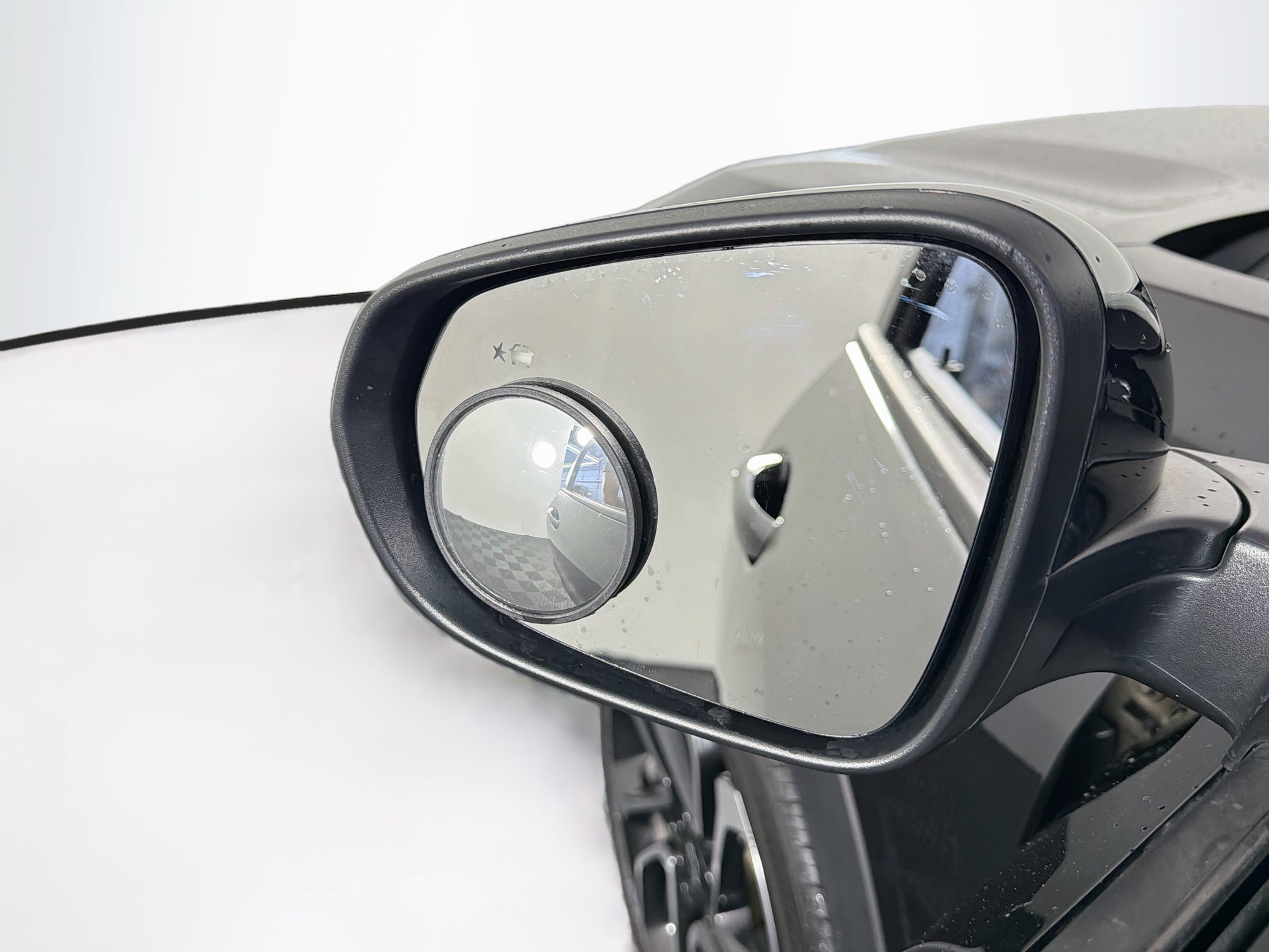 Used 2024 Chevrolet Trax RS w/ Sunroof Package FWD image 16