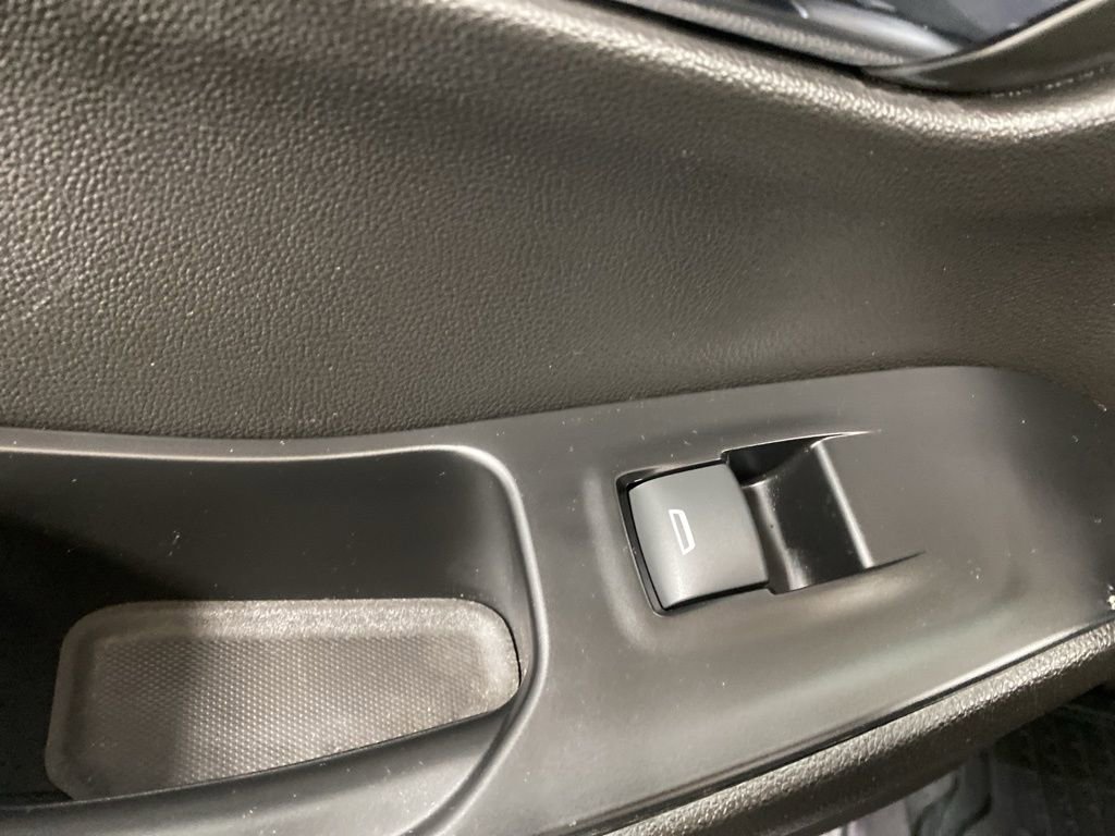 Used 2023 Chevrolet Traverse LT w/ Midnight/Sport Edition image 28