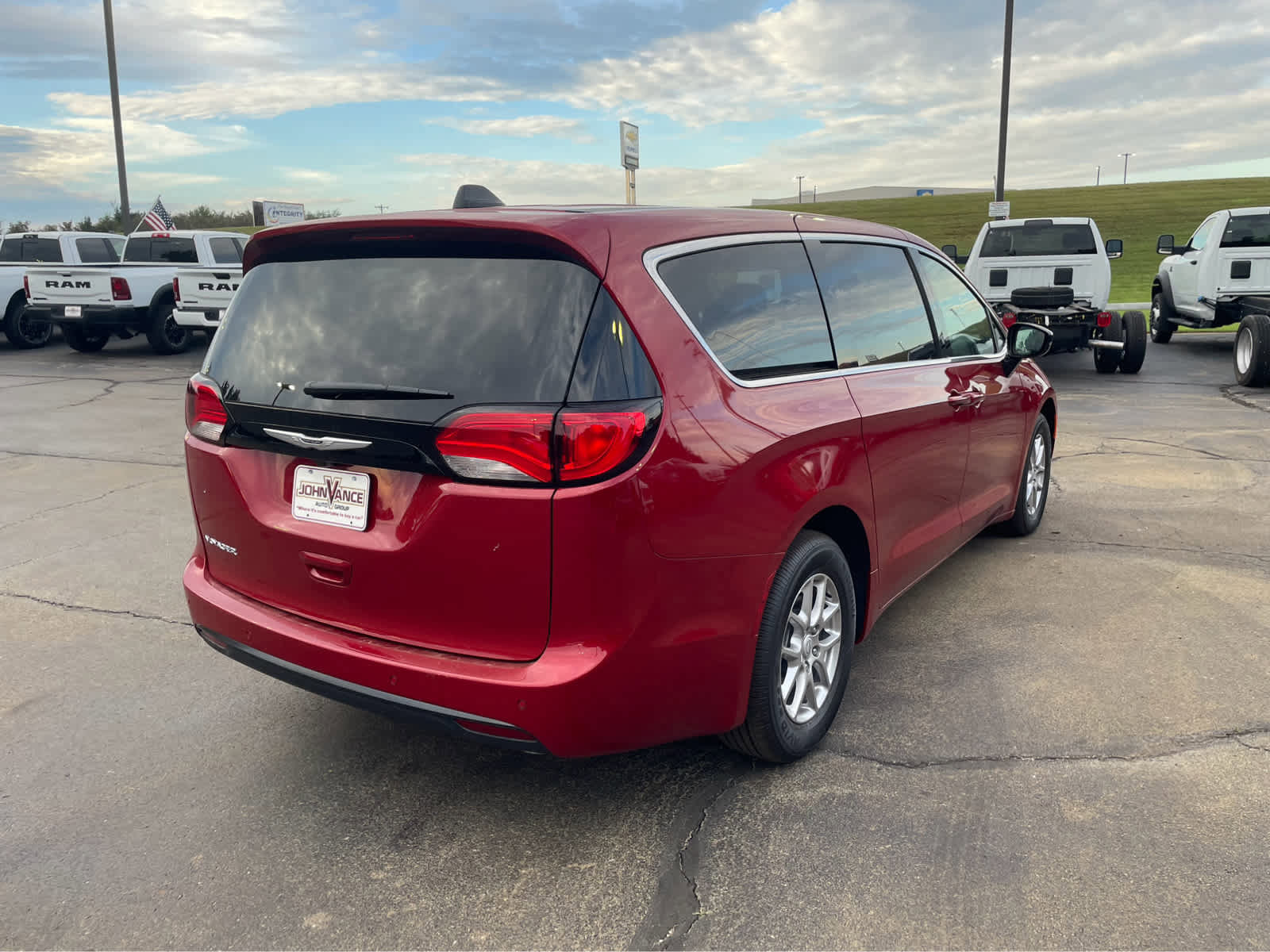 New 2026 Chrysler Voyager LX image 5