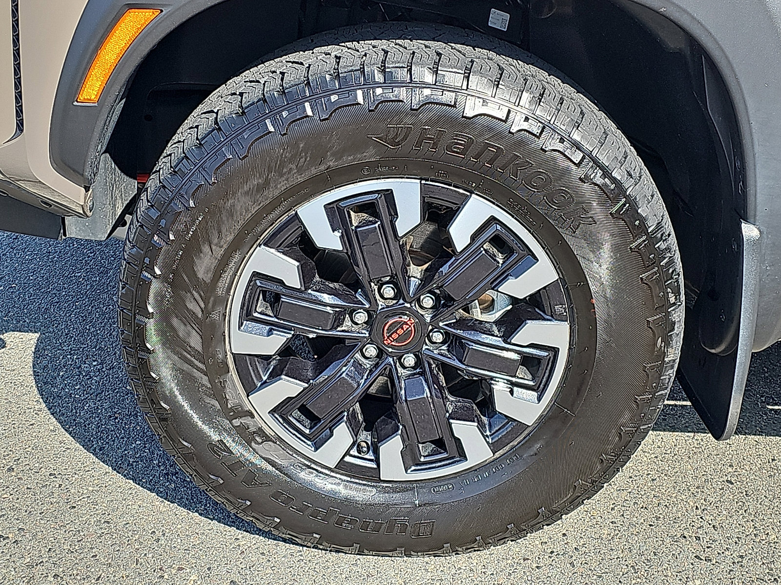 Used 2024 Nissan Frontier PRO-4X w/ Off-Road Protection Package image 8