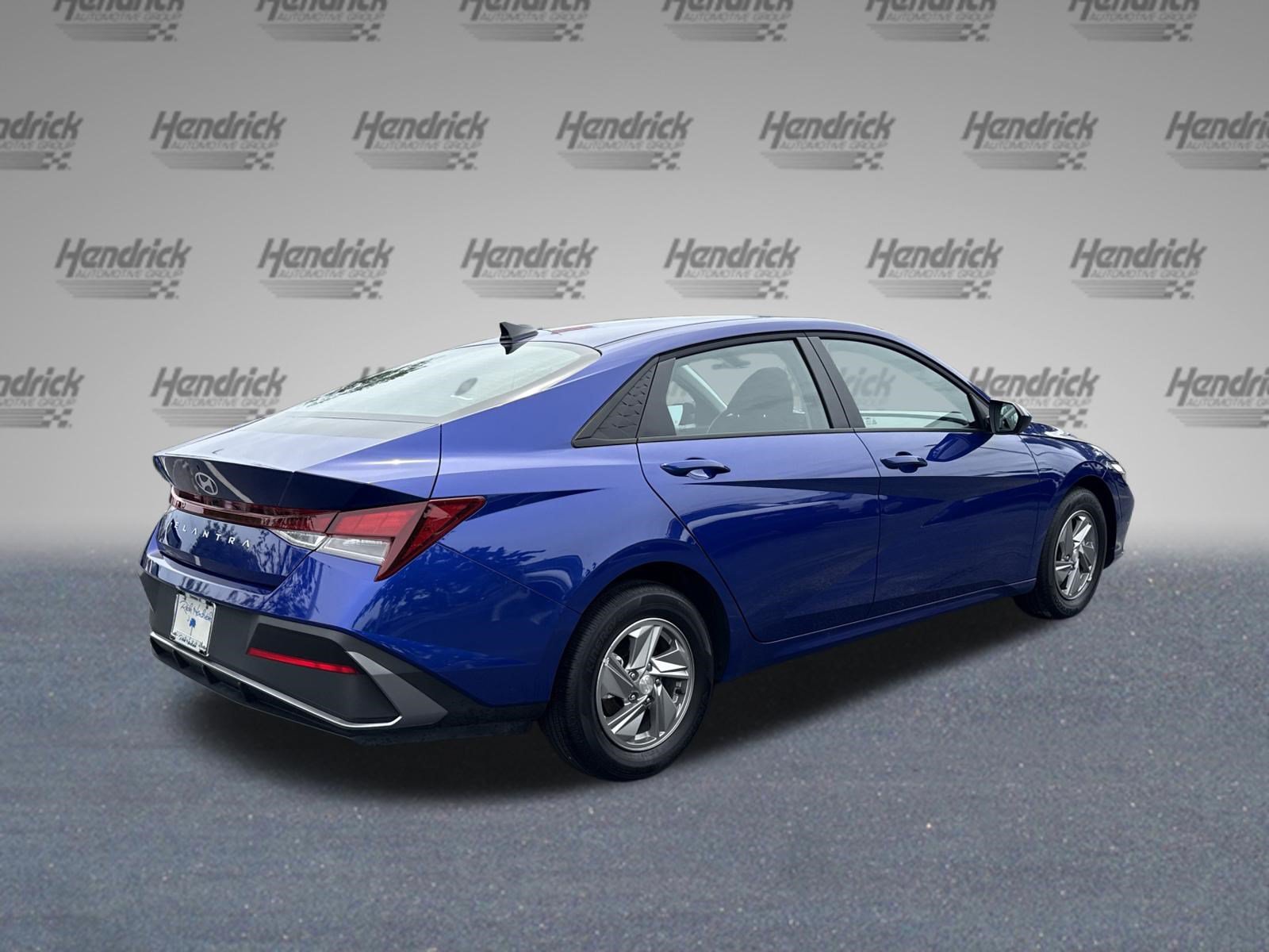 Used 2025 Hyundai Elantra SE FWD image 10